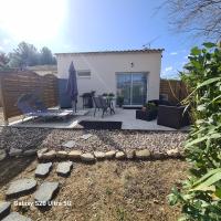 MAS GABELYS superbe vue SAINTE VICTOIRE jardin terrasse et piscine - Chambres d'hôtes Trets