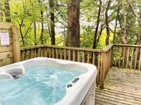 B&B Carmarthen - Tiny House-Hot Tub-St Clears-Pembrokeshire-Tenby - Bed and Breakfast Carmarthen