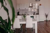Apartamento con balcón
