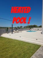 Villa Madison, Spacious Sea View Apartments Near Zadar Advent and Winter Activities - B&B Posedarje