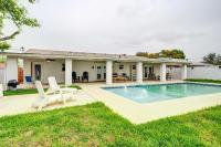 Centrally Located Eagle Pass Home with Pool! - B&B