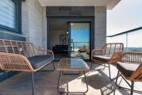 O&O Group - Luxury APT/3 BR/New Tower/Parking - B&B