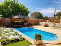 Villa Ingrid. Piscina exterior. - B&B Las Playitas