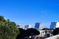 GRAND VOILE - Hyper centre, Climatisation, Vue panoramique sur l'architecture de La Grande Motte - B&B La Grande-Motte