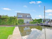 B&B Boornzwaag - Detached house on the water with jetty in Langweer Frl - Bed and Breakfast Boornzwaag