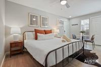 Explore Austin Life Studio Near Guadalupe St - B&B