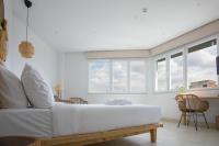 White Corner - B&B Salónica