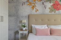 Apartment with Garden View