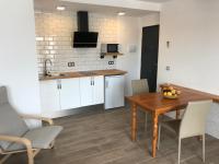 Estudio con vistas a las montañas