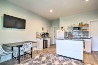 Comfy Asheville Vacation Rental with Hot Tub! - Chambres d’hôtes Asheville