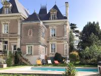 Maison de maître avec piscine et jardin - cœur des Coteaux du Layon, proche Angers et Saumur - FR-1-622-55 - B&B