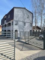 Jokai Apartments Nr8, code entry - B&B