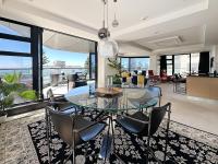 B&B Tauranga - Mt Maunganui Main Beach Luxury with Seaviews - Bed and Breakfast Tauranga