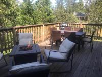 B&B Groveland - Pet Friendly Grizzly Blair Lodge Cabin - Bed and Breakfast Groveland