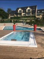 B&B Port-en-Bessin-Huppain - Studio Golf piscine D Day - Bed and Breakfast Port-en-Bessin-Huppain