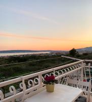 LARUS apartment - B&B Kaštel Lukšić