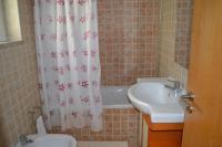 One-Bedroom Apartment with Pool View (2 Adults + 2 Children) 