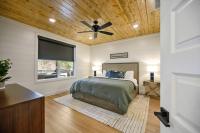 Billiard Breezeway - Stunning Detached Gameroom! - B&B Broken Bow