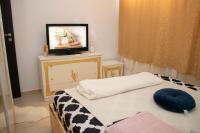 Apartament Capitala Militari Rosu - Bed and Breakfast