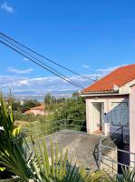 Apartment Lady Daniela mit Meerblick in Lovran - B&B