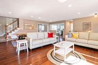The VIBE House with POOL - B&B