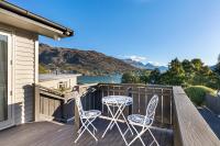 Lake and Mountain view living - B&B Queenstown