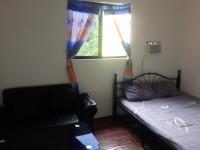 Camera Matrimoniale con Bagno in Comune 