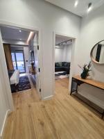 Grey Luxury Apartment - Bed and Breakfast
