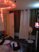 Kamer met Kingsize Bed en Uitzicht op de Tuin