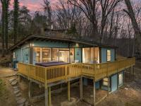 B&B Luray - Lazy Lake 3BR Cabin w/ Mtn Views + Hot Tub +Wi-Fi - Bed and Breakfast Luray