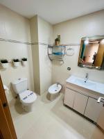 APARTAMENTO SITUADO EN EL CENTRO CON 3 HABITACIONES, DISPONE DE AIRE ACONDICIONADO Y WIFI A 150m DE LA PLAYA Y EL CASTILLO - Chambres d'hôtes Peñíscola