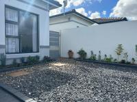 Cosy Family Home with BBQ Area and Stunning Patio - Ferienwohnung Kapstadt