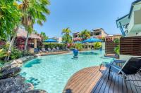 The lookout Lux Spa, Heart of Port Douglas MK - B&B