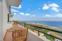Santa Cruz Apartment with Sea View by Holiday Rental Madeira - Chambres d'hôtes Santa Cruz