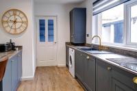 Seashell House with SEA VIEWS and FREE GYM POOL PASS - Ferienwohnung Amble