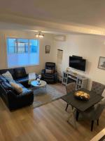 Adorable 1 Bedroom Suite- a skip to Galloping Goose - B&B