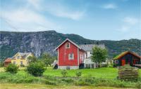 B&B Nauste - Awesome Home In Eresfjord With Sauna, Wifi And 2 Bedrooms - Bed and Breakfast Nauste