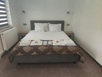 Casa de la Nuc - B&B Târgu Jiu