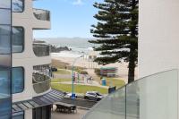 B&B Mount Maunganui - Spacious Oceanside Oasis - Bed and Breakfast Mount Maunganui