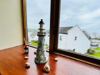Summer Breeze - My Cosy & Warm Holiday Home in Youghal's heart - Family Friendly - Long Term Price Cuts - Chambres d'hôtes Youghal