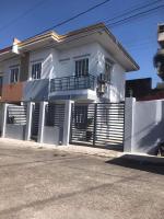 Modern Cozy 3BR Near Air-conditioned & Free Parking - Bed and Breakfast