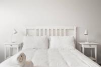 Fun Retro 2 Bedroom Apartment - Bed and Breakfast The Entrance