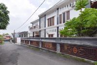 B&B Bandung - RedDoorz Syariah near Dago Pakar 2 - Bed and Breakfast Bandung