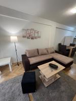 Apartment Dostojevski - Ferienwohnung Novi Sad