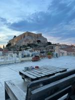 Plaka With Acropolis Rooftop View Access - B&B Atenas
