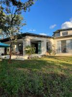 Leopards Hill, Lusaka family home in beautiful nature - B&B Mwambula