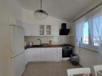 Apartman Laura 2 - B&B Tribunj