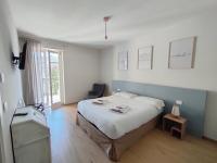 Triple Room with Terrace