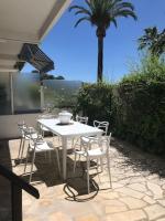 BANDOL ROC BEACH VUE MER Grand T3 face à la plage avec parking - Ferienwohnung Bandol