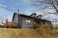 B&B Branson - 3 Bedroom Log Cabin Condo close to Everything! - Bed and Breakfast Branson